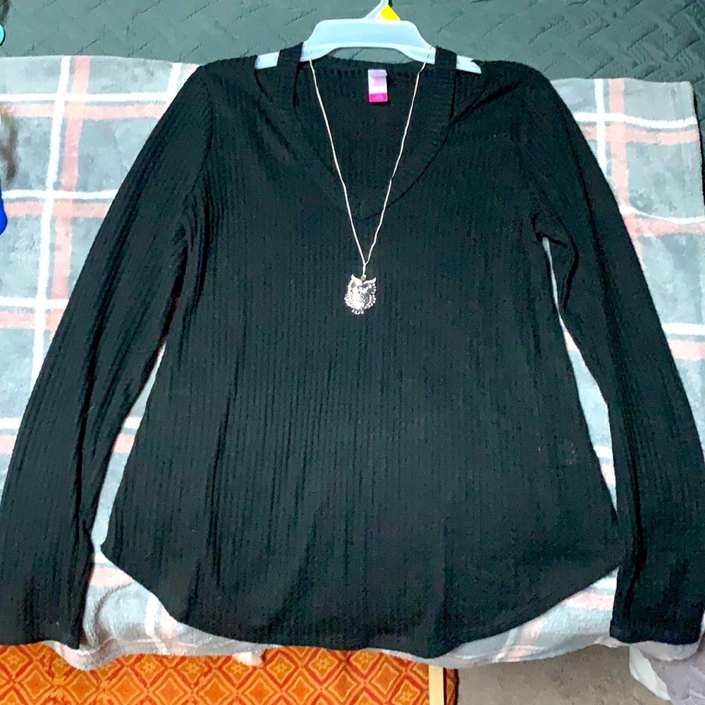 Black | V-Neck sweater with Owl Necklace